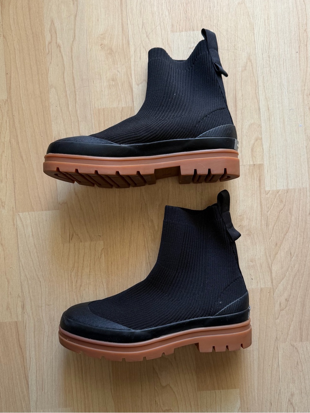 Everlane Black Knit Chelsea Ankle Boots with Gum Lug Sole